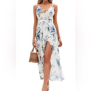 Beautiful summer backless dress. Perfect for a summer date night! NWOT